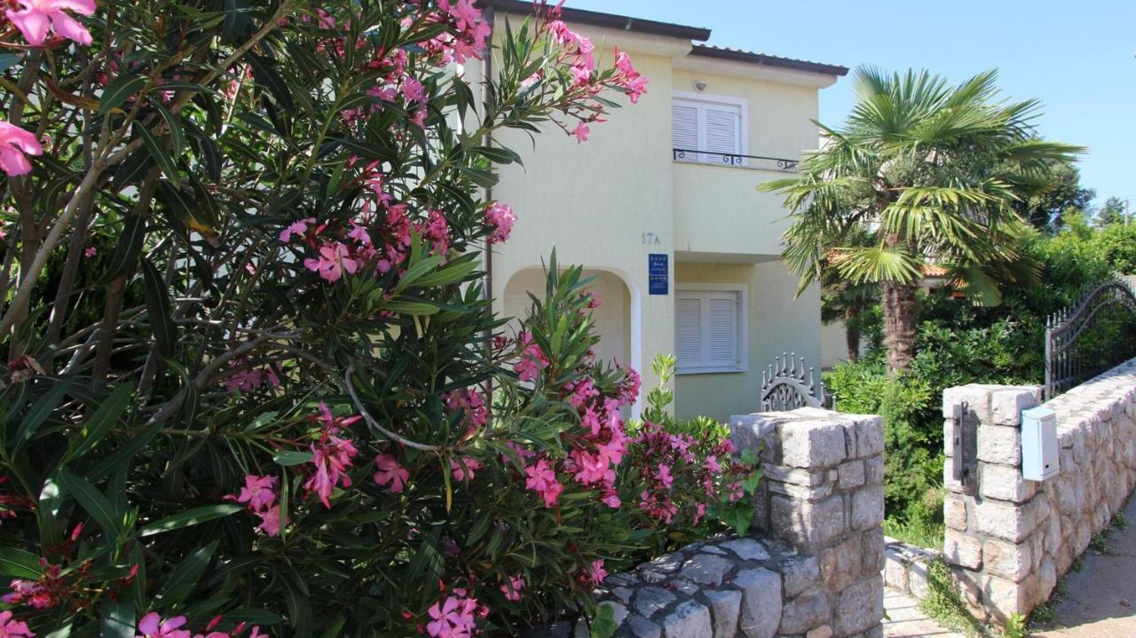 Apartments Grahovac Malinska Buitenkant foto