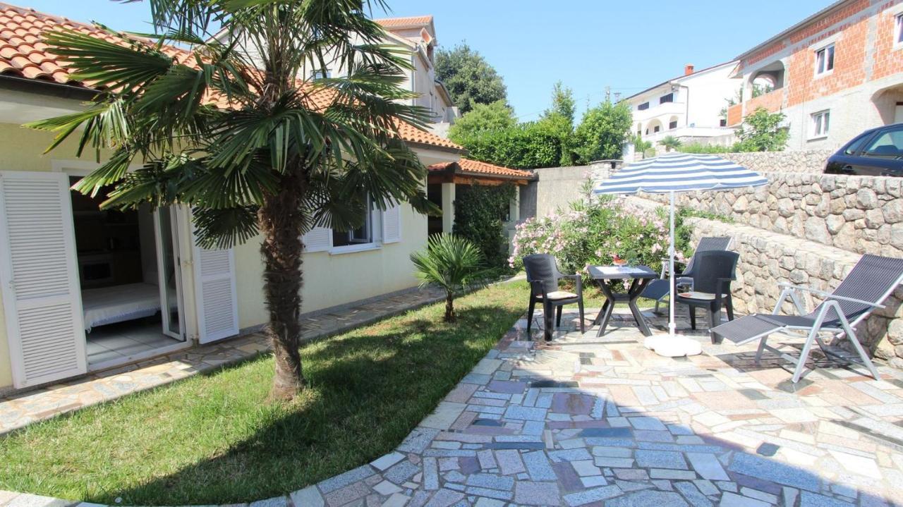 Apartments Grahovac Malinska Buitenkant foto