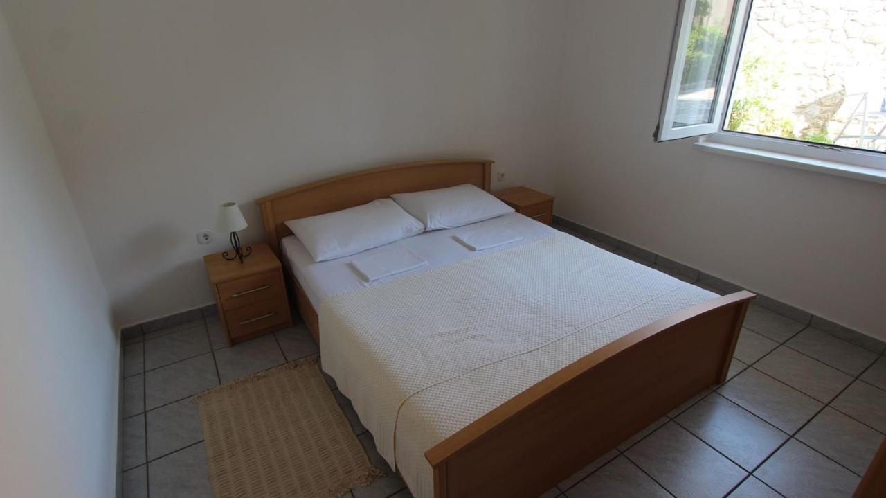 Apartments Grahovac Malinska Buitenkant foto